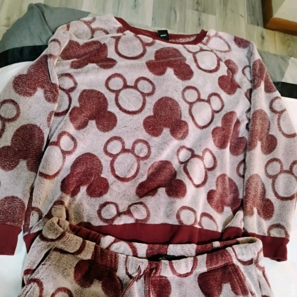 Disney Maroon and Cream Mickey Mouse Pajama Set - Picture 2 of 16
